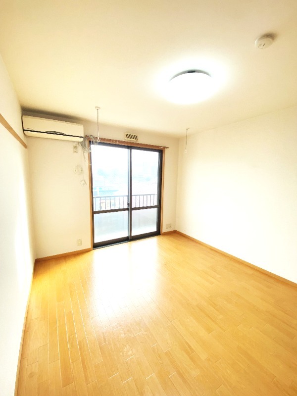 ��ʌ�����s�{�{���P���ڂ̃A�p�[�g�̂��̑������E�X�y�[�X