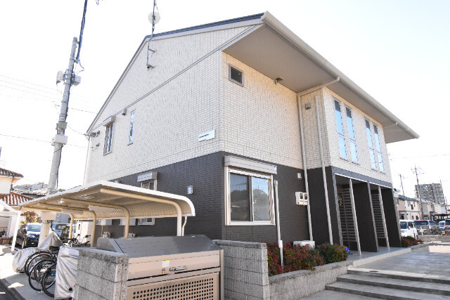 ��ʌ��������܎s�΋�厚�O���̃A�p�[�g�̌����O��