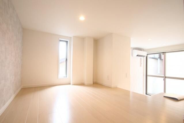 ��ʌ�����s�≺���S���ڂ̃A�p�[�g�̋��ԁE���r���O