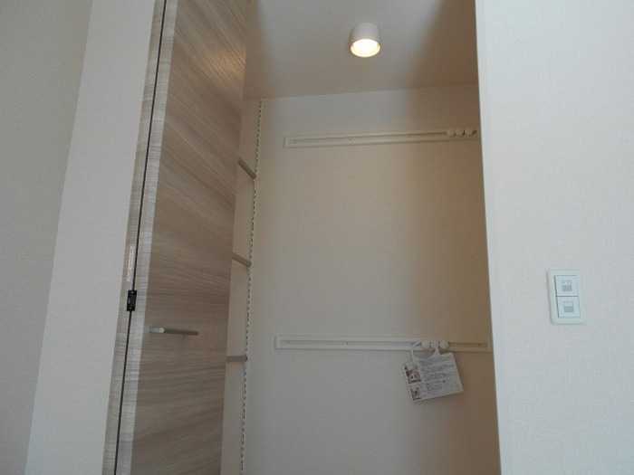 ��ʌ��������܎s�΋�厚�O���̃A�p�[�g�̎��[