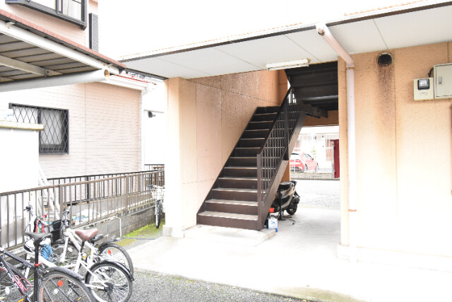 ��ʌ�����s������U���ڂ̃}���V�����̃G���g�����X