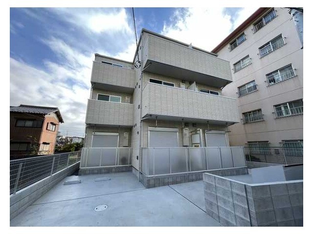 ��ʌ������s�����T����6-10�̃A�p�[�g�̌����O��