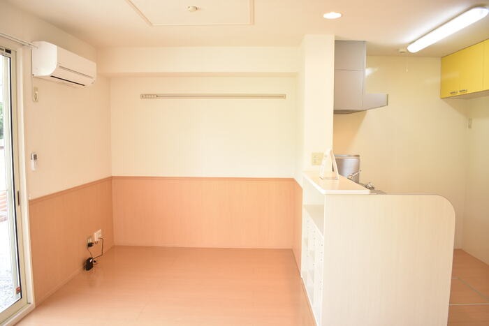 ��ʌ�����s�{���U���ڂ̃A�p�[�g�̋��ԁE���r���O