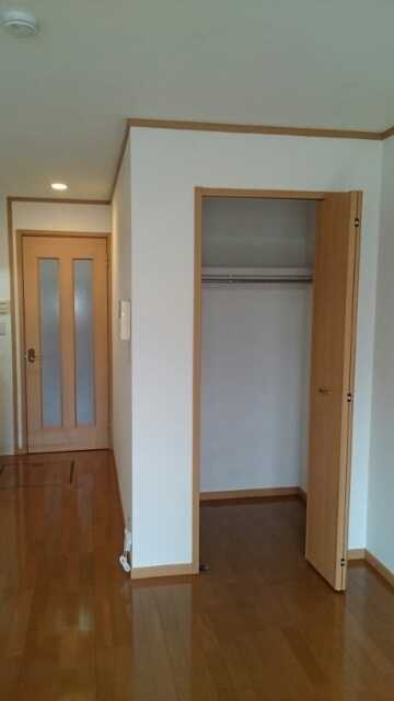 ��ʌ��k�����S�ɓޒ������R���ڂ̃A�p�[�g�̎��[