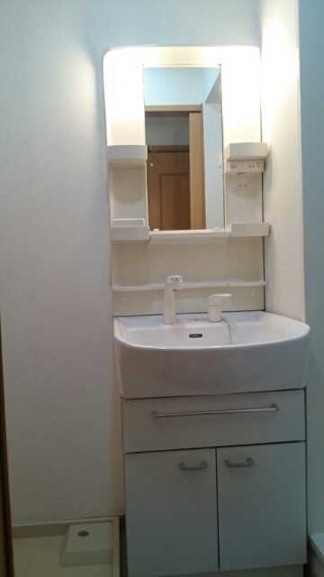 ��ʌ��k�����S�ɓޒ������R���ڂ̃A�p�[�g�̐��ʏ�