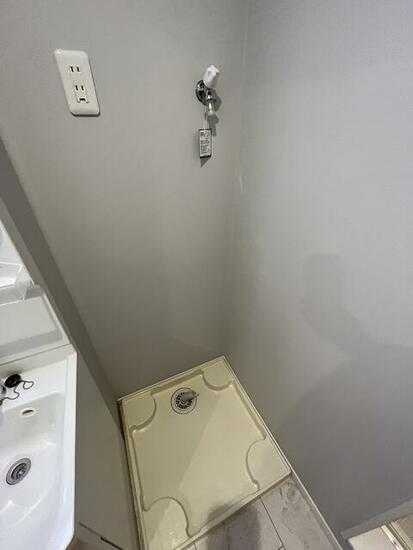 ��ʌ������s�����T���ڂ̃A�p�[�g�̂��̑��ݔ�