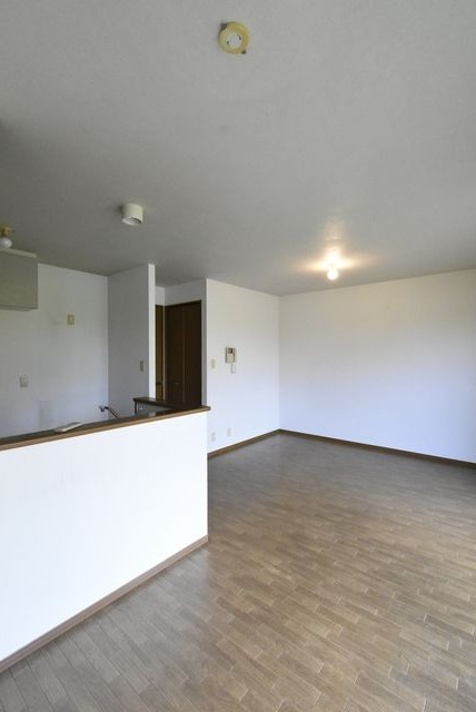 ��ʌ��������܎s�k��{�����̃e���X�n�E�X�̋��ԁE���r���O