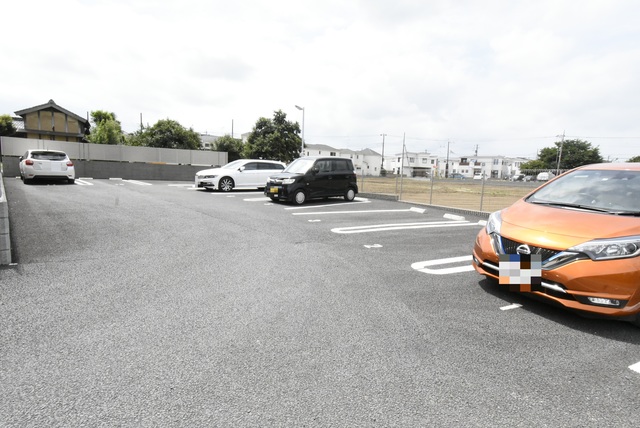 ��ʌ��������܎s����O���U���ڂ̃A�p�[�g�̒��ԏ�