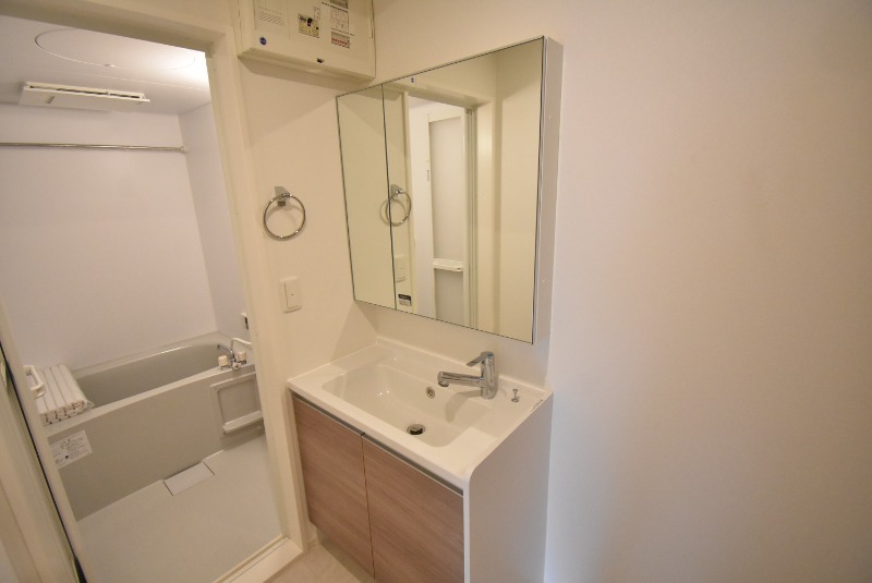 ��ʌ��������܎s��{����ؒ��Q���ڂ̃A�p�[�g�̐��ʏ�