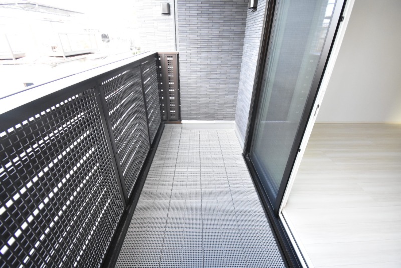 ��ʌ��������܎s��{����ؒ��Q���ڂ̃A�p�[�g�̃o���R�j�[