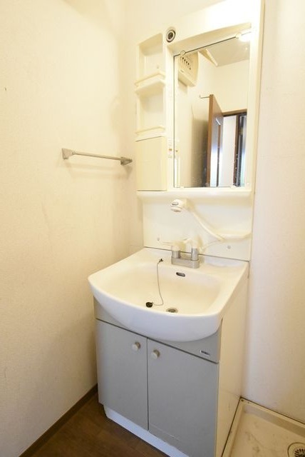 ��ʌ��������܎s�k��{�����̃e���X�n�E�X�̐��ʏ�