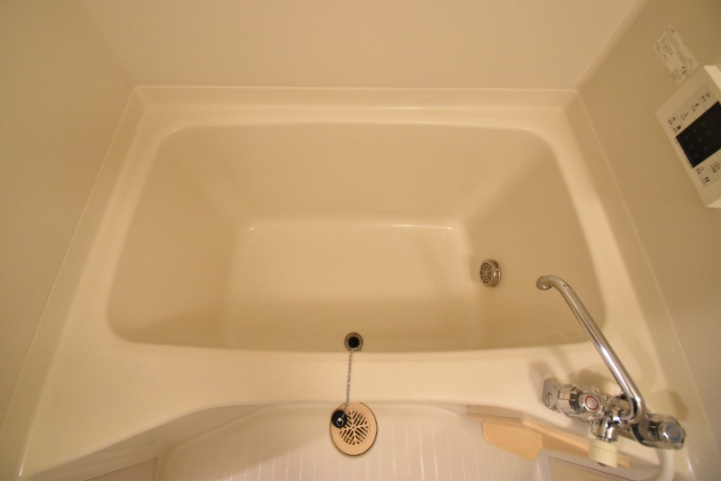 ��ʌ�����s������U���ڂ̃A�p�[�g�̃o�X