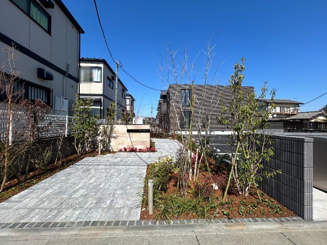 ��ʌ��������܎s�k��y�C���Q���ڂ̃}���V�����̃G���g�����X