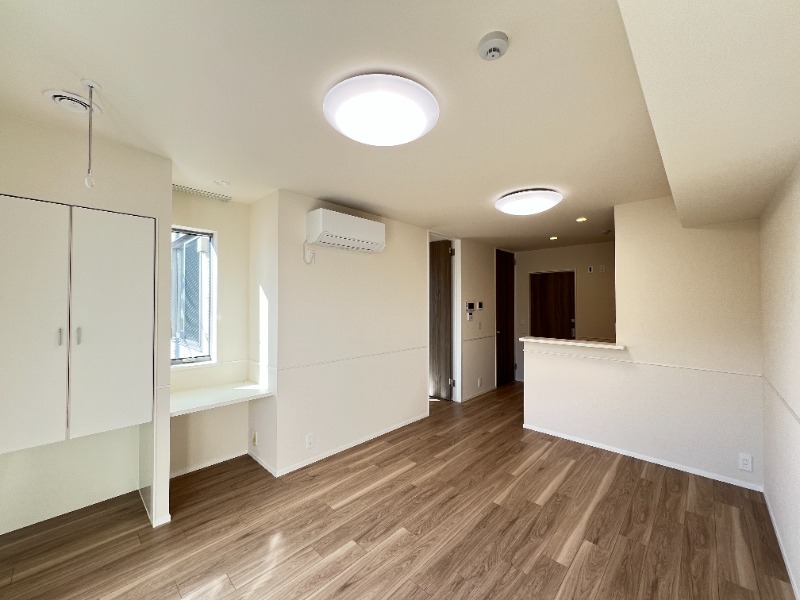 ��ʌ��O���s����c�Q���ڂ̃}���V�����̋��ԁE���r���O