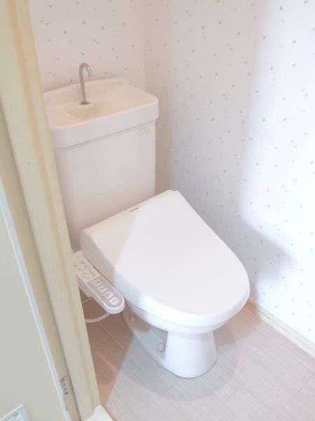 ��ʌ������s�������̃A�p�[�g�̃g�C��