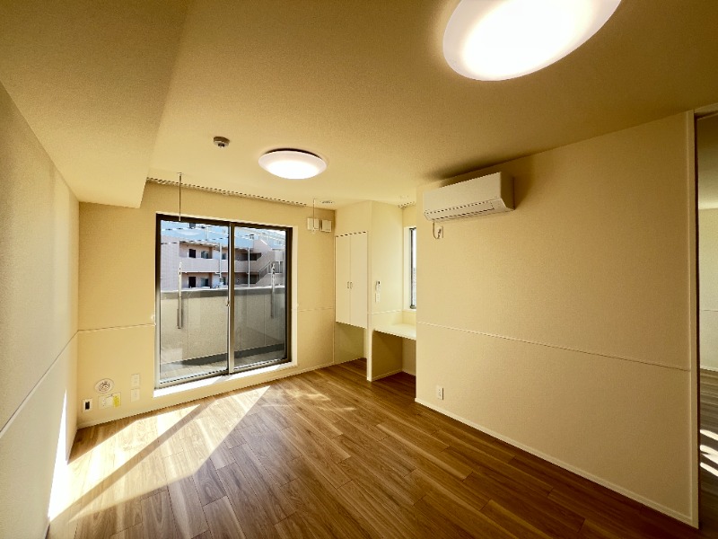 ��ʌ��O���s����c�Q���ڂ̃}���V�����̋����E���r���O