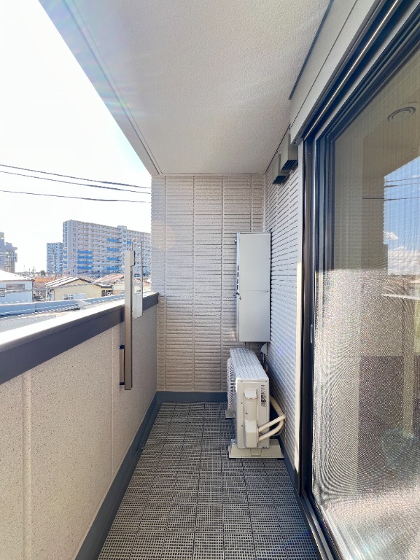 ��ʌ��O���s����c�Q���ڂ̃}���V�����̃o���R�j�[