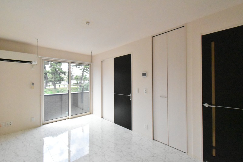 ��ʌ������s�����P���ڂ̃A�p�[�g�̋��ԁE���r���O