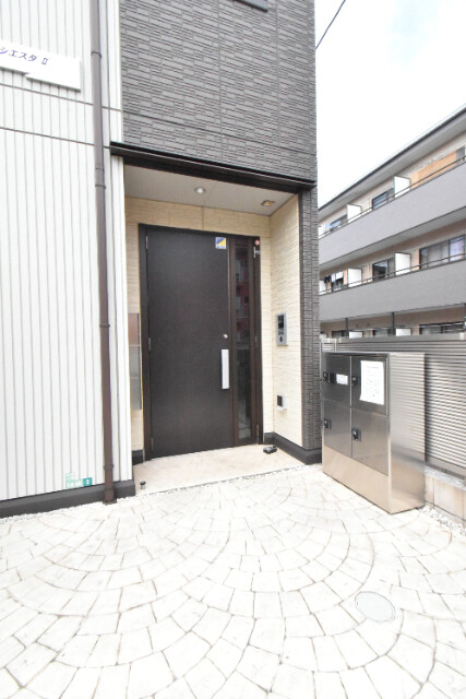 ��ʌ������s�����P���ڂ̃A�p�[�g�̃G���g�����X