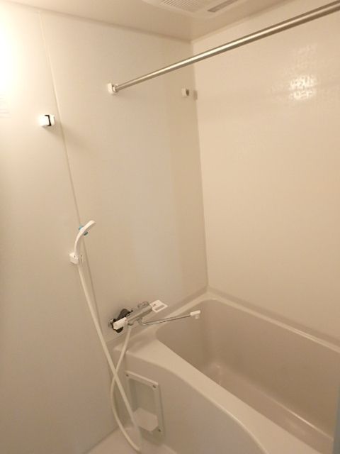 ��ʌ��������܎s�k��{�����P���ڂ̃A�p�[�g�̃o�X