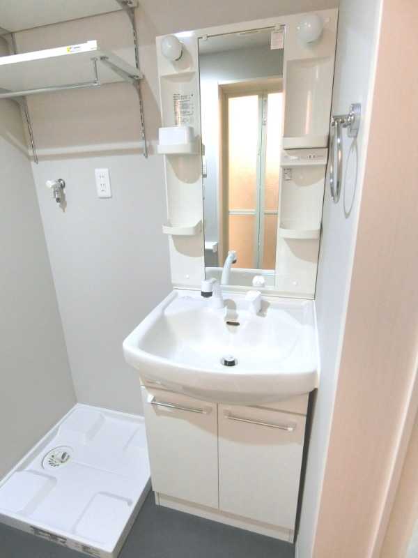 ��ʌ��������܎s�������a�c���Q���ڂ̃A�p�[�g�̐��ʏ�