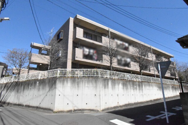 ��ʌ��������܎s��{��O���P����752-2�̃}���V�����̌����O��