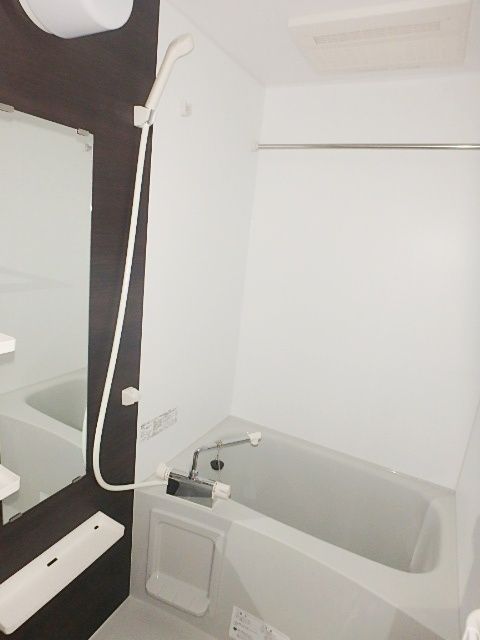 ��ʌ��������܎s�Y�a��j���J�Q���ڂ̃A�p�[�g�̃o�X