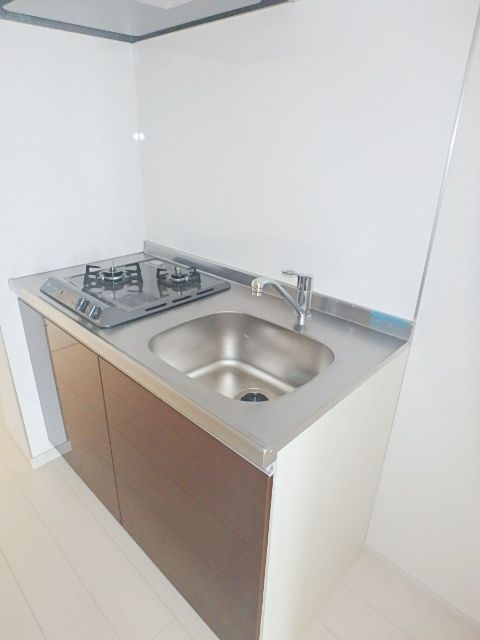 ��ʌ��������܎s�Y�a��j���J�Q���ڂ̃A�p�[�g�̃L�b�`��