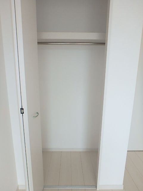 ��ʌ��������܎s�Y�a��j���J�Q���ڂ̃A�p�[�g�̎��[