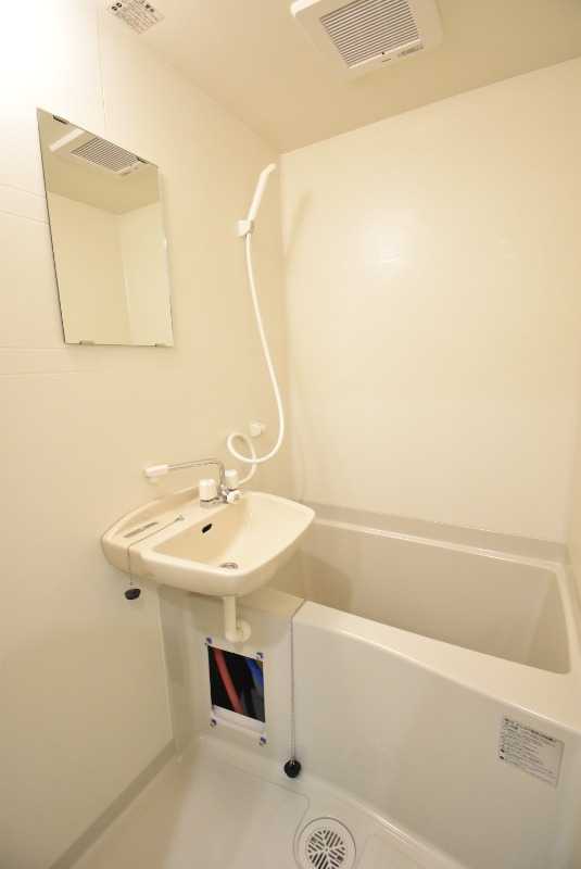 ��ʌ��������܎s����{�O���̃}���V�����̃o�X