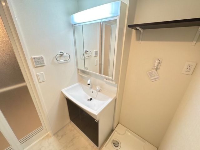 ��ʌ��������܎s���搼��{�Q���ڂ̃A�p�[�g�̐��ʏ�