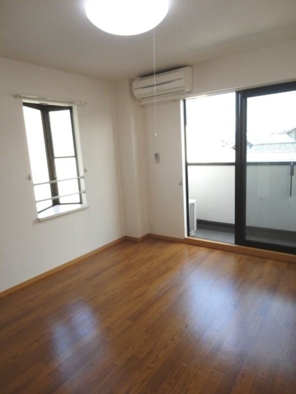 ��ʌ��������܎s�k��{�����̃A�p�[�g�̂��̑������E�X�y�[�X