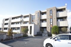 ��ʌ��������܎s���搼��{�P����8-3�̃A�p�[�g�̌����O��