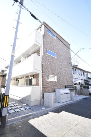 ��ʌ��������܎s�������a�c���Q���ڂ̃A�p�[�g�̌����O��