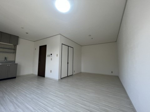 ��ʌ��������܎s��΋撇���Q���ڂ̃A�p�[�g�̂��̑��ݔ�