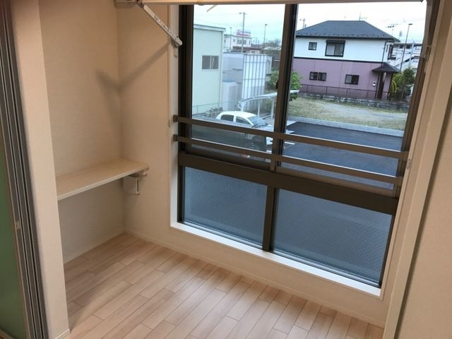 ��ʌ��������܎s�΋�厚�O���̃A�p�[�g�̃o���R�j�[