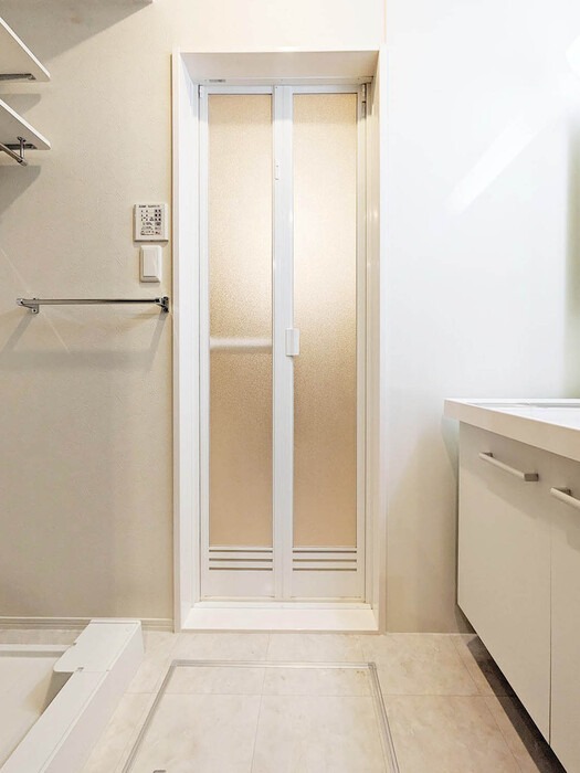 ��ʌ��������܎s�k��{�����S���ڂ̃A�p�[�g�̐��ʏ�