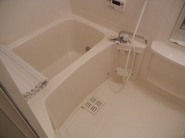 ��ʌ��������܎s�΋�厚�O���̃A�p�[�g�̃o�X