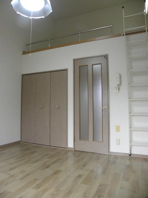 ��ʌ�����s�厚���s�̃A�p�[�g�̋��ԁE���r���O