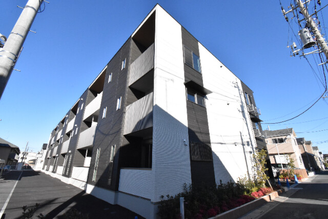 ��ʌ��t�����s��}�̃A�p�[�g�̌����O��