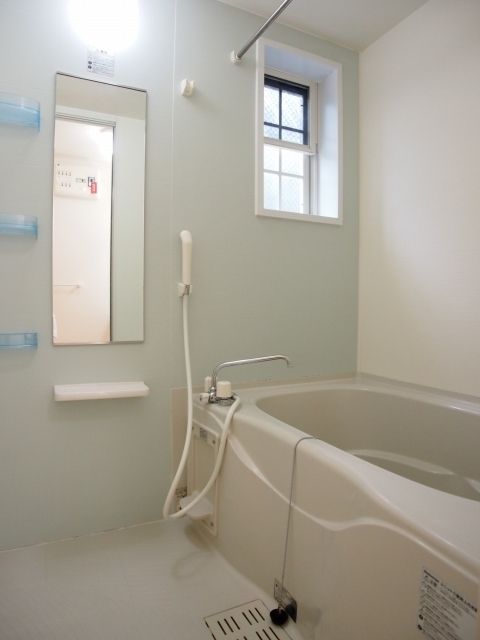 ��ʌ��������܎s�΋�厚�O���̃A�p�[�g�̃o�X