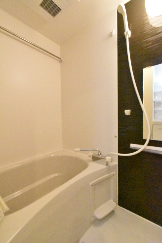 ��ʌ��������܎s�Y�a���؍�U���ڂ̃A�p�[�g�̃o�X