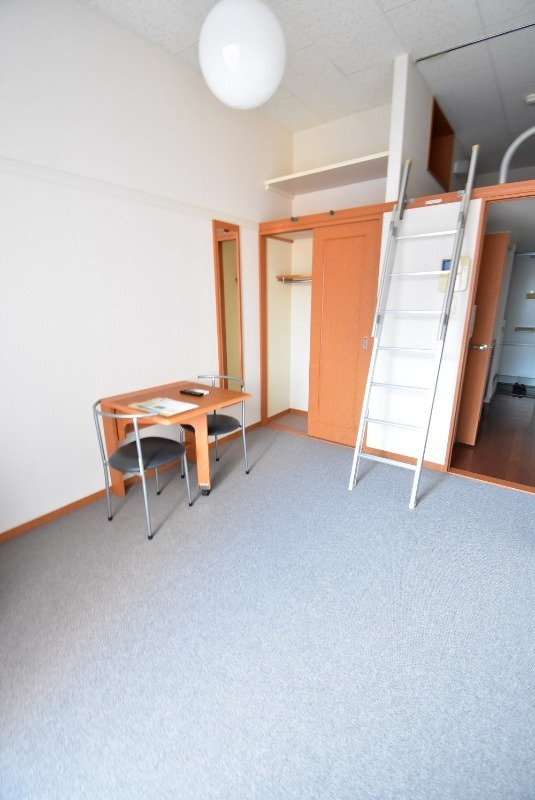 ��ʌ��������܎s�Y�a�撇���R���ڂ̃}���V�����̋��ԁE���r���O