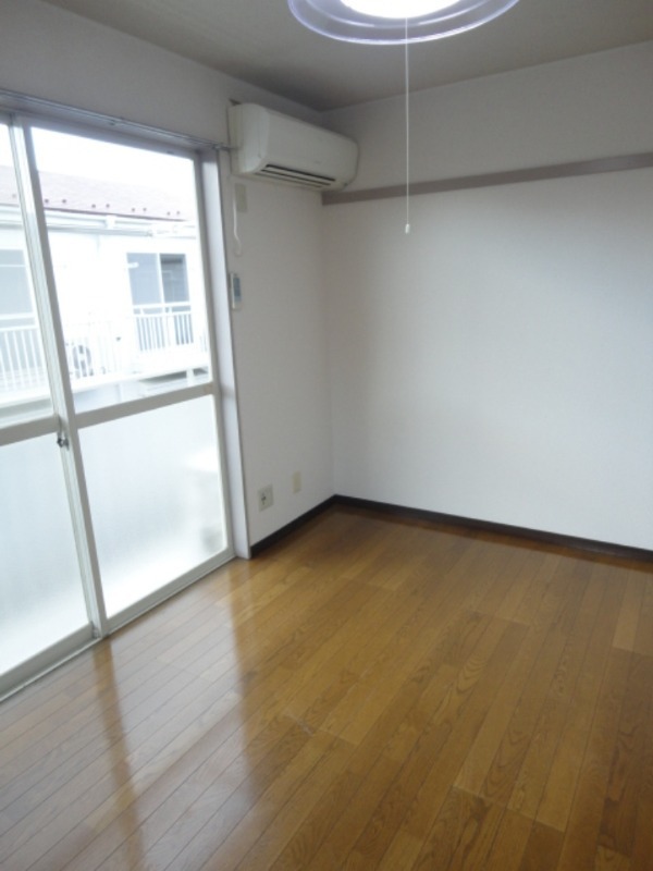 ��ʌ��������܎s�����擌��{�V���ڂ̃A�p�[�g�̋��ԁE���r���O