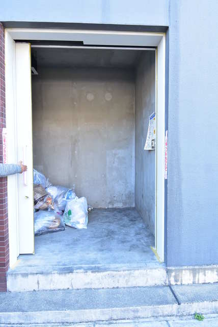 ��ʌ��������܎s�Y�a�撇���R���ڂ̃}���V�����̂��̑�