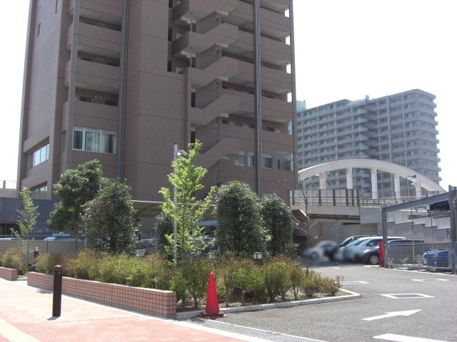 ��ʌ��������܎s�Y�a���؍�P���ڂ̃}���V�����̒��ԏ�