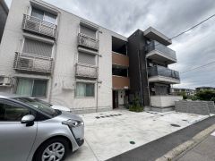 ��ʌ��z�J�s�ԎR���R���ڂ̃A�p�[�g�̌����O��