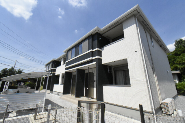 ��ʌ��������܎s��΋�厚���117-3�̃A�p�[�g�̌����O��