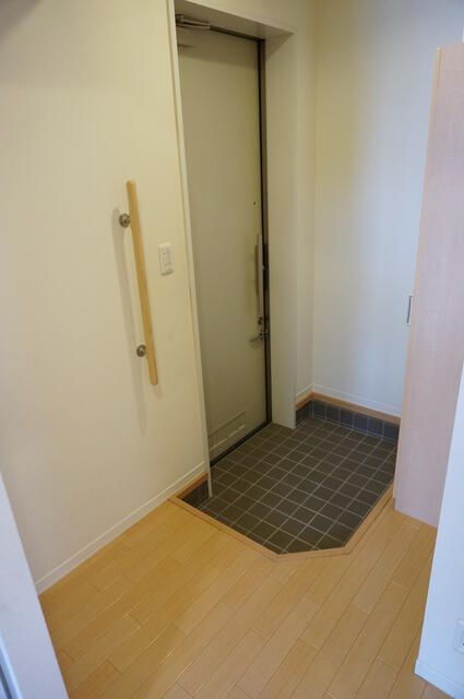 ��ʌ������s�����T���ڂ̃A�p�[�g�̌���