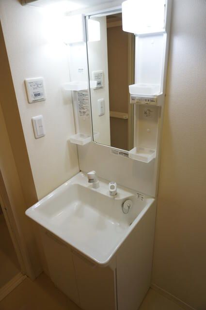 ��ʌ������s�����T���ڂ̃A�p�[�g�̐��ʏ�